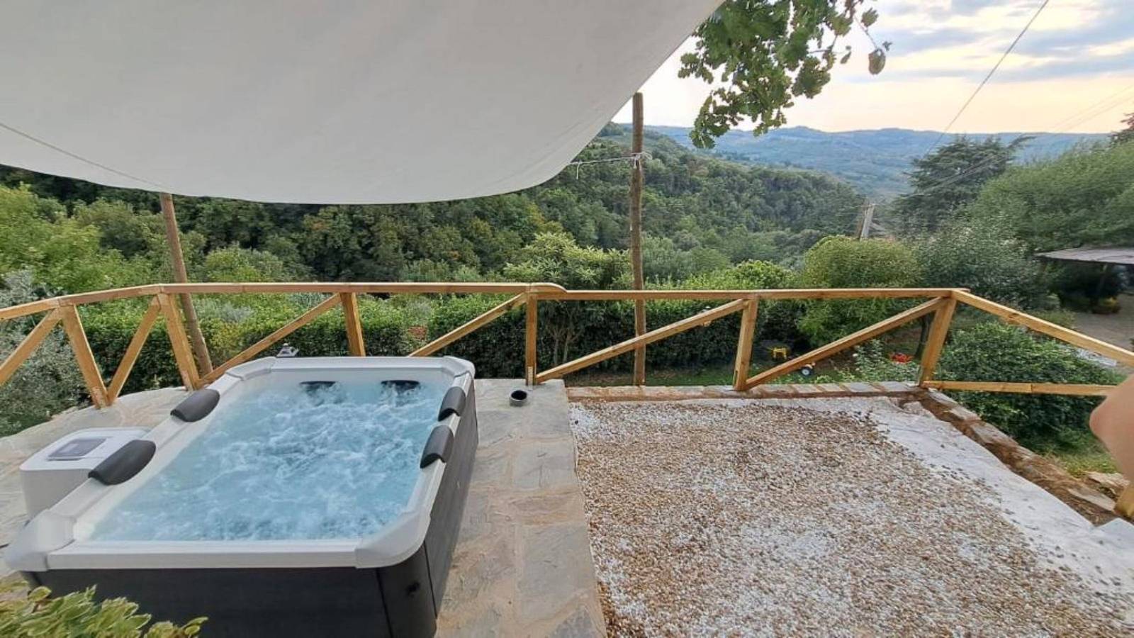 Ολόκληρο το διαμέρισμα, Apartment 'Canto Dei Merli' with Private Terrace, Private Garden and Wi-Fi in Chianti