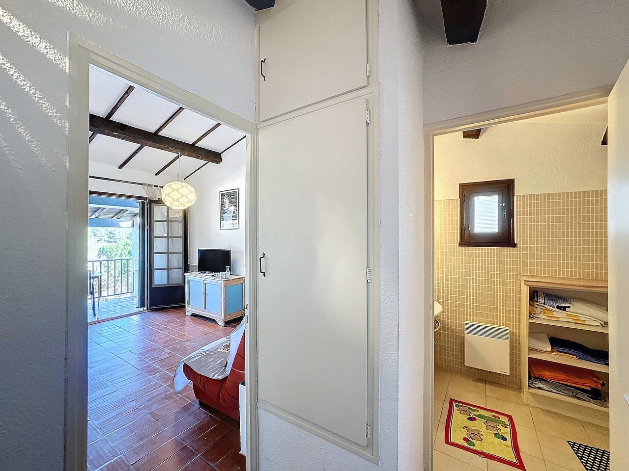 Ganzes Studio, Studio mit Balkon und Parkplatz, in Strandnähe in Saintes-Maries-de-la-Mer, Arles und Umgebung