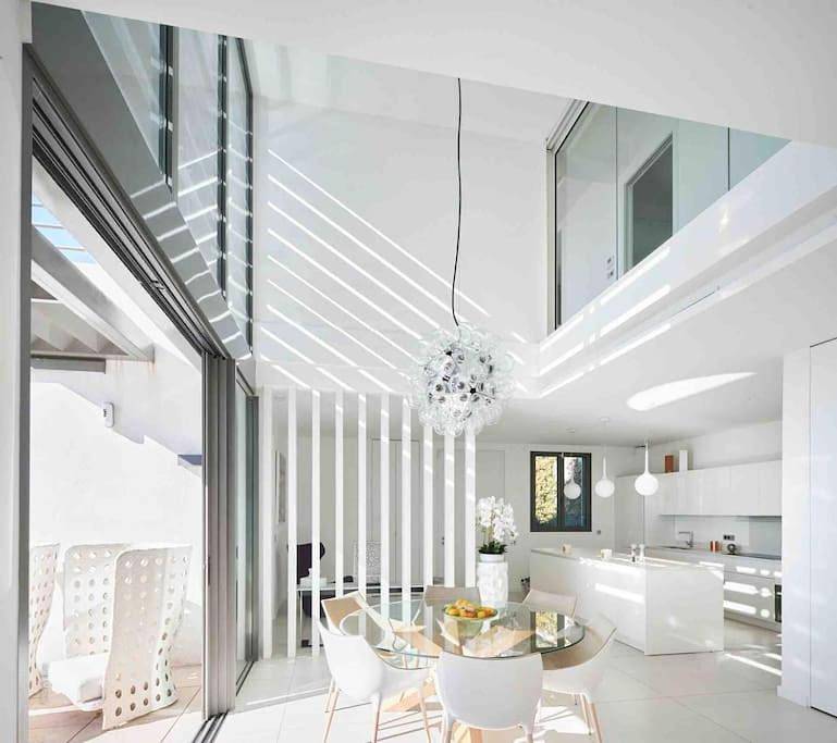 Splendid villa with Overflowing swimming pool in Nizza, Mittelmeerküste (Frankreich)