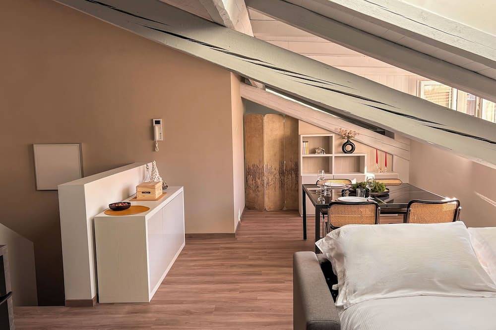 Appartamento intero, [Sky Cinema] Eleganza e design nel cuore di Trento in Trento, Dolomiti di Fiemme