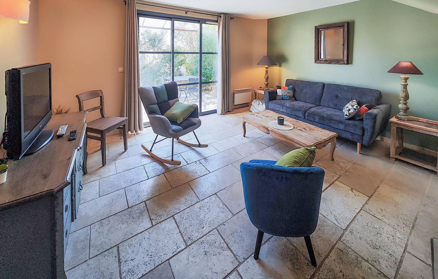 Appartement confortable de 67m2 : Lave-linge, TV, AC, Parking, Cuisine - 2.5km de Tournissan in Saint-Laurent-de-la-Cabrerisse, Région de Narbonne