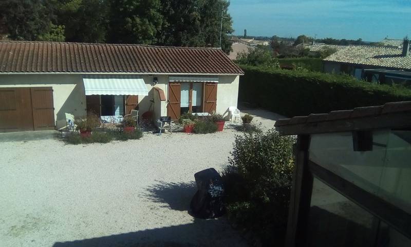 Gîte pour 3 personnes, avec jardin et terrasse à Lherm