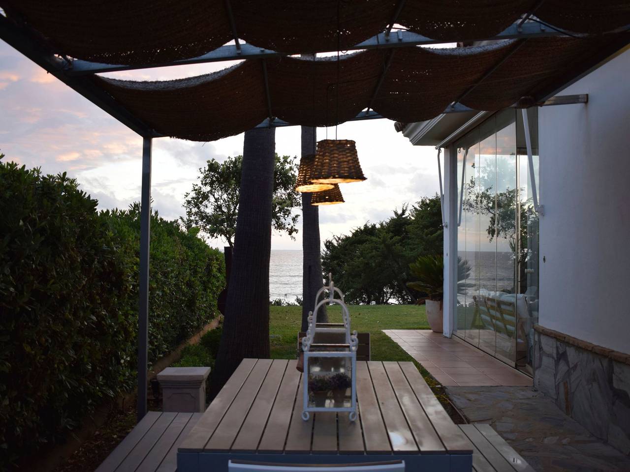 Villa "Casa Roche" mit Blick auf das Wasser in Roche, Conil de la Frontera