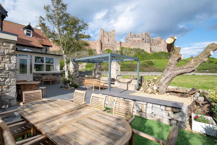 Holiday home for 18 people, with Balcony/Terrace and Garden in Bamburgh