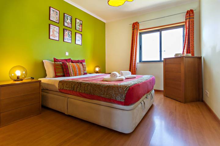 Ferienwohnung für 6 Personen, mit Balkon und Terrasse in Faro - 2