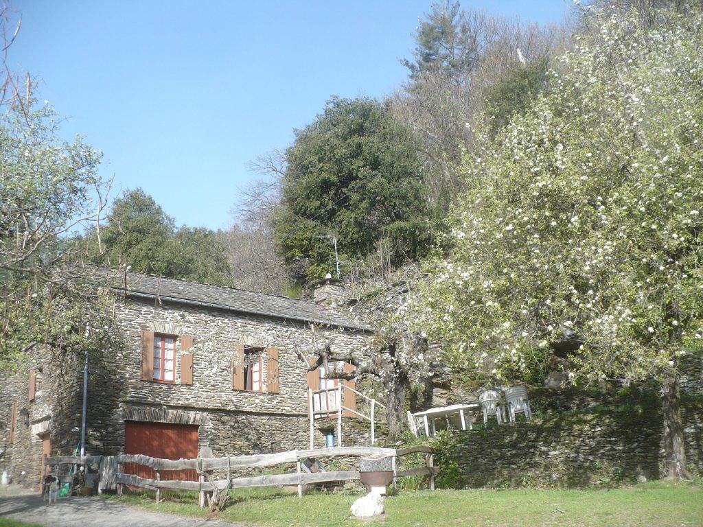 Gite familial "le Fenil" avec piscine et à la ferme in Saint-Germain-de-Calberte, Parc national des Cévennes