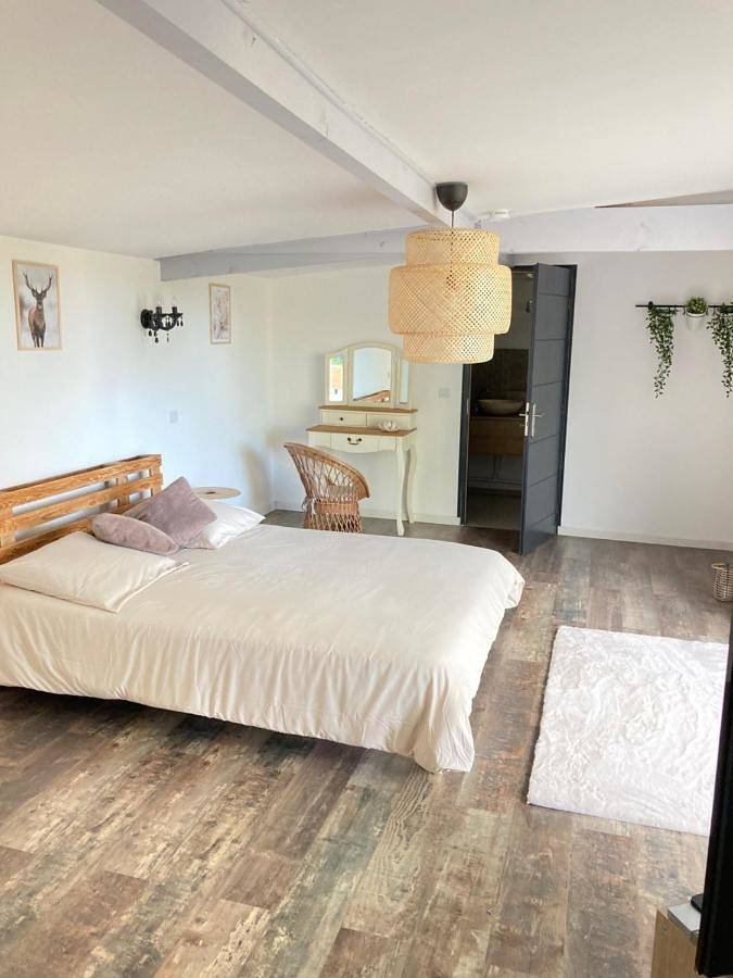 Double Room with Garden View in Saint-Pierre-d'Autils, Région d'Évreux