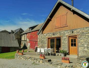 Gîte pour 6 personnes, avec jardin et terrasse à Cazeaux-de-Larboust