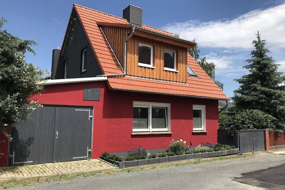 Gemütliches Ferienhaus im Harz – eingezäunt, hundefreundlich & mit Kamin in Darlingerode, Ilsenburg
