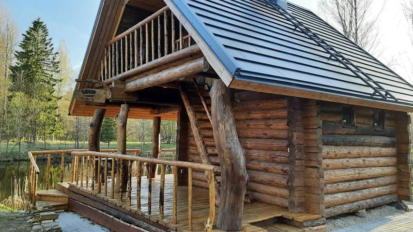 Feriehus for 4 personer, Balkong og Terrasse i tillegg til Hage og Sauna i Estland