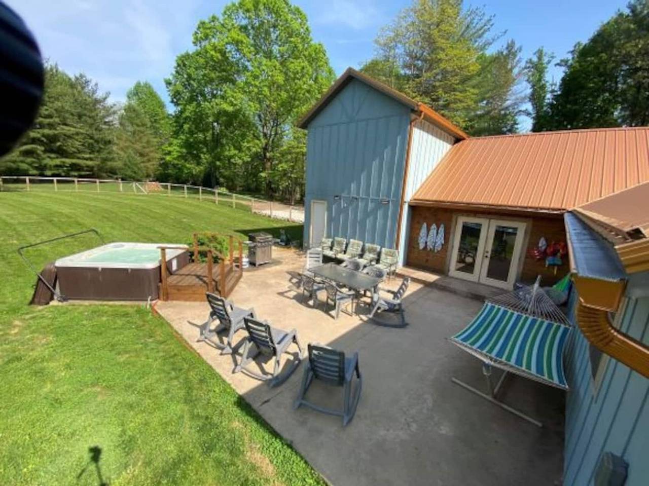 Private Retreat w/ Pool, Hot Tub and Dining Hall in Monroe County (IN)