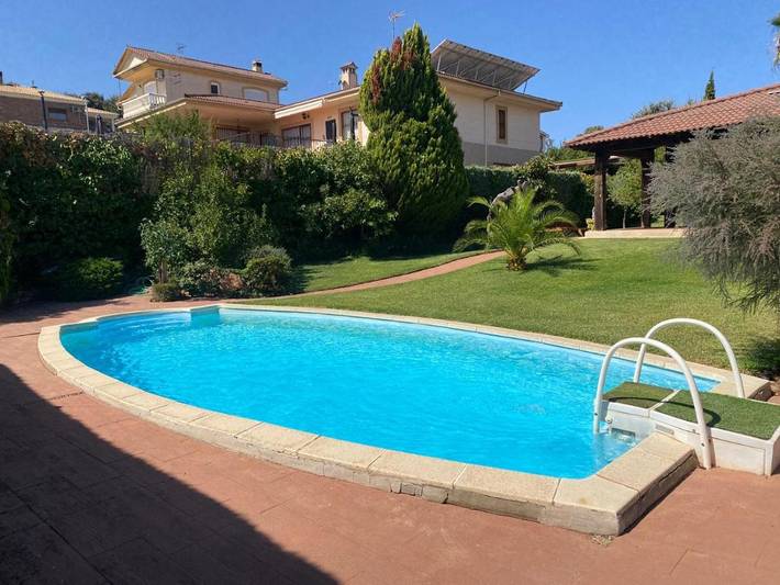Maison de campagne pour 4 personnes, avec vue ainsi que jardin et piscine, animaux acceptés à Cáceres - 2