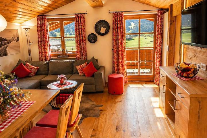 Bauernhof für 4 Personen, mit Sauna und Balkon sowie Garten in Reit im Winkl
