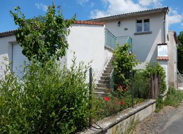 Gîte pour 4 personnes, avec balcon, animaux acceptés à Orbeil (Puy-de-Dôme)
