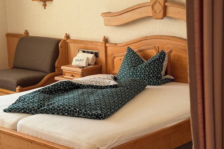 Ganze Wohnung, In & Out Boardinghaus Komfort-Zimmer in Zweifall, Stolberg
