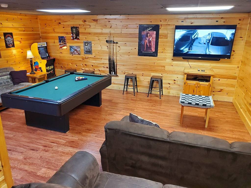 A + Lage! 8/7 Theater, Arcade, Billard & Kicker. Perfekt für Lg Familien & Gruppen. in Pigeon Forge, Sevier County