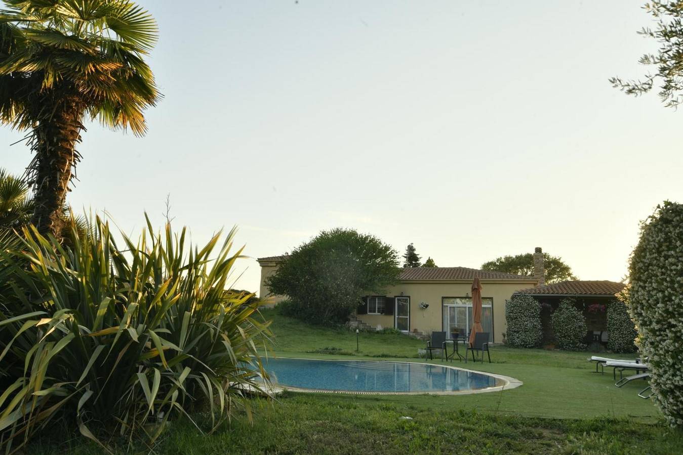 Großzügige Luxusvilla mit 4 Schlafzimmern, privatem Pool und Garten in Alexandroupolis, Evros