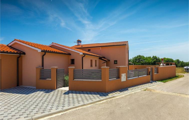 Ferienhaus für 8 Personen, mit Garten