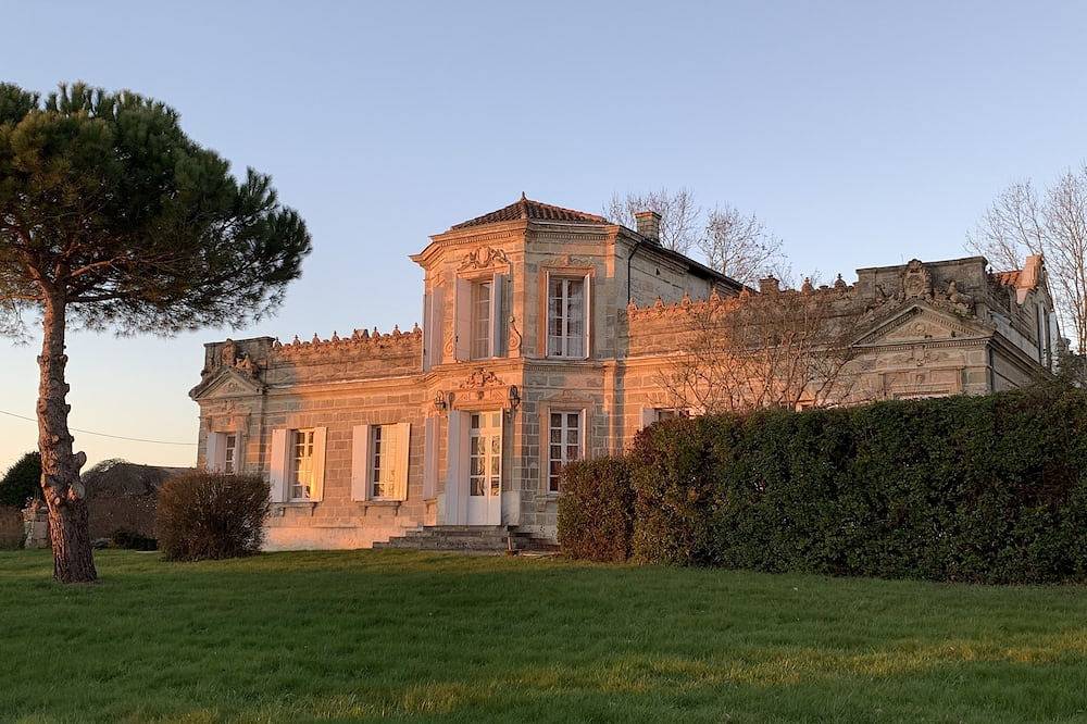 Manoir du 16eme siècle pouvant accueillir jusqu'à 20 personnes en Aquitaine in Beaupuy, Région de Marmande