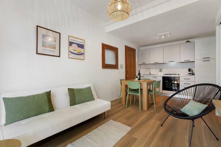 Entire apartment, Apartment 'Salsedine's House' with Private Garden, Wi-Fi and Air Conditioning in Arboriamar, Sorso