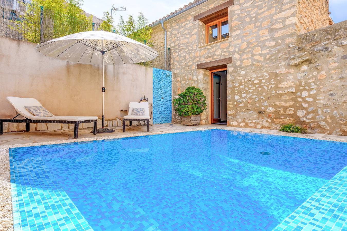 Casa de vacaciones "Can Bodeguita" con Wi-Fi, aire acondicionado, piscina, balcón y terraza in Binisalem, Interior de Mallorca