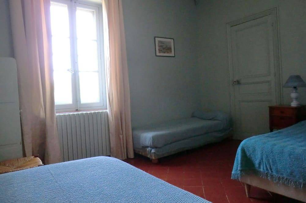 Gîte de charme St Pierre du Rebaut -demeure parc piscine exceptionnelle 2-8 pers in Béziers, Côte d'Améthyste