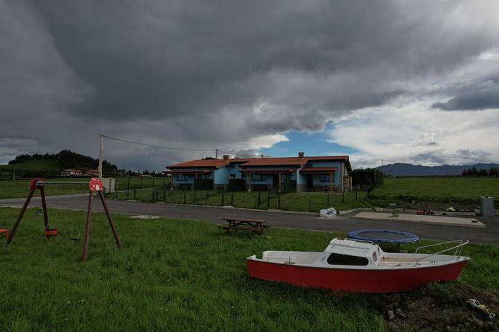 Apartamento de vacaciones para 6 personas, con vistas y jardín, Se admiten mascotas en Costa Oriental Asturiana