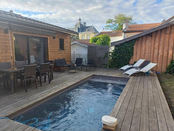 Apartamento de vacaciones para 6 personas, con jardín además de piscina y vistas - 1