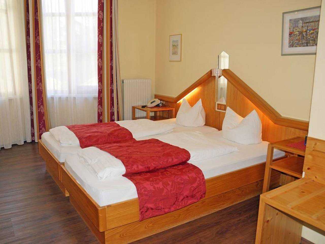 Austria Classic Hotel Heiligkreuz - Classic Zimmer mit Buffetfrühstück in Hall in Tirol, Innsbruck und Umgebung