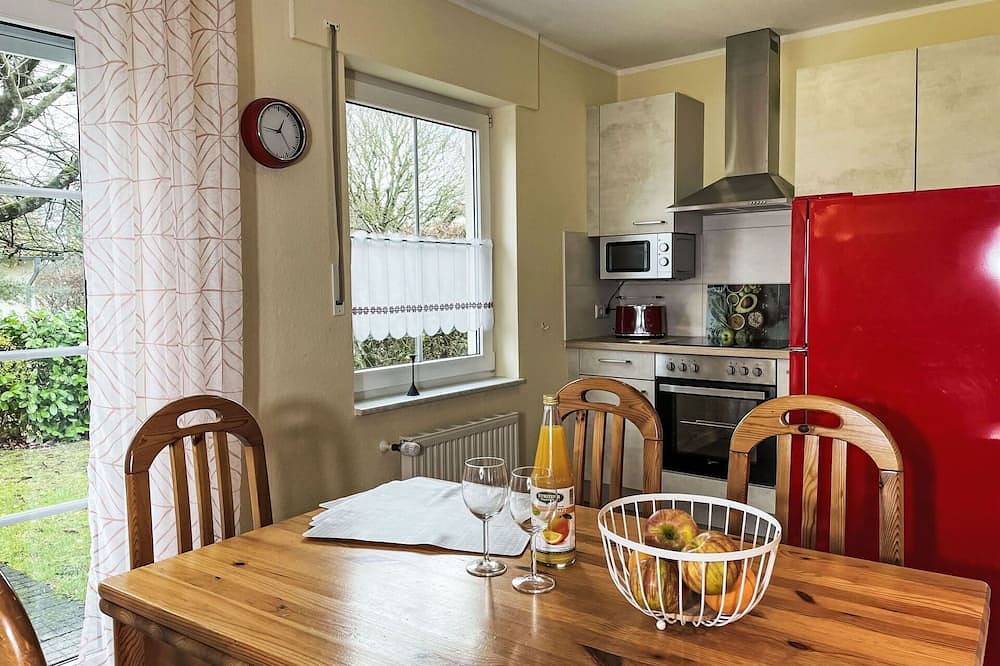 Herrliche Wohnung in einem Ferienhaus für 6 Leute mit  W-Lan, Tv, Terrasse und Haustiere erlaubt in Fünfseen, Plauer See