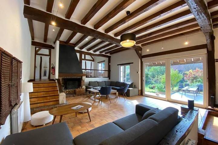 Gîte pour 23 personnes, avec piscine et jardin dans Panilleuse