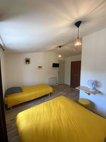 Gîte pour 7 personnes, avec vue et terrasse ainsi que piscine et jardin à Éclaron-Braucourt-Sainte-Livière