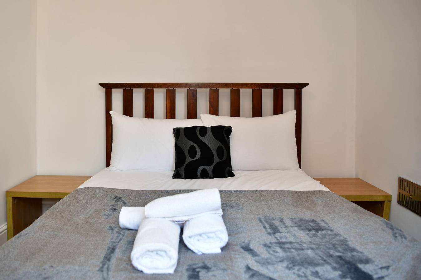 Entire apartment, Spacious Cardiff Apartment | Wifi | Near City - Pass the Keys in Cardiff, Cardiff region