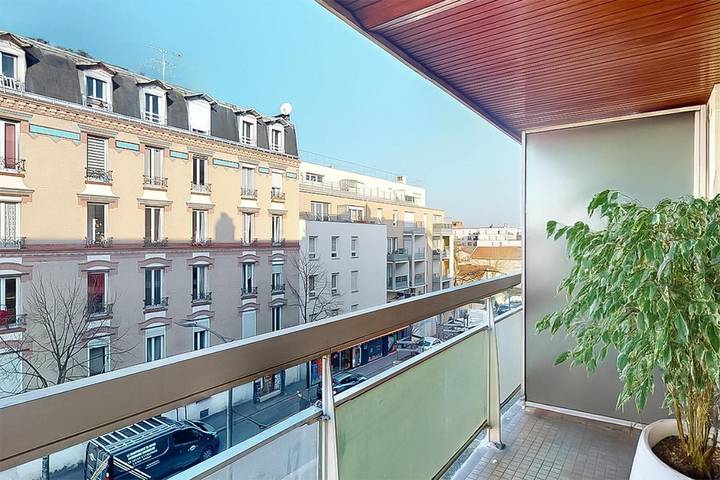 Gîte pour 2 personnes, avec Balcon ainsi que Terrasse et Vue à Bondy - 3