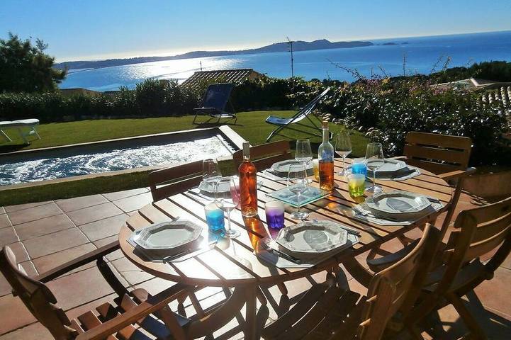 Villa pour 6 personnes, avec jacuzzi et jardin à Hyeres