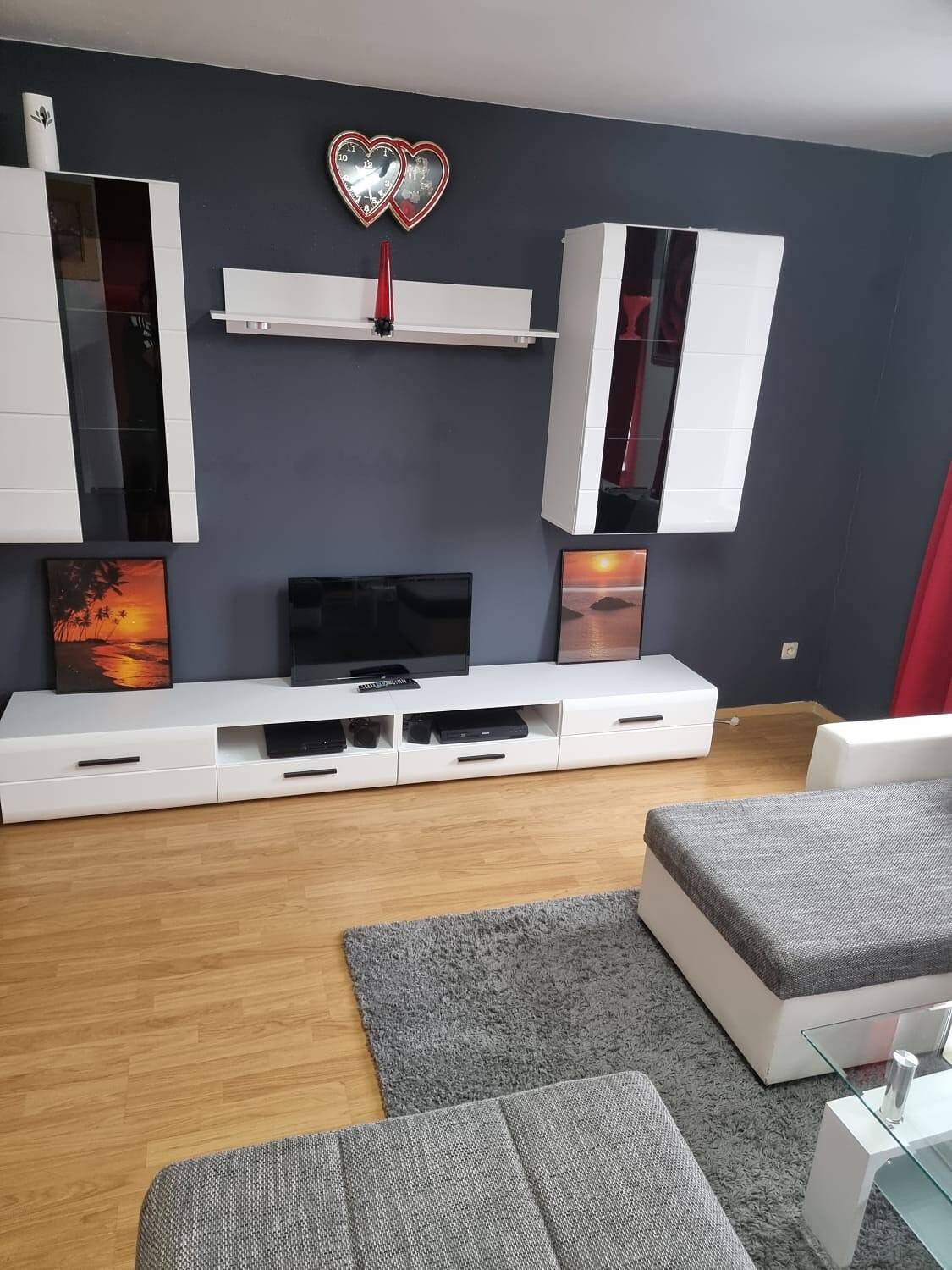 Ganze Wohnung, Große 4 Zimmerwohnung mit Balkon und Wlan in Zwickau, Chemnitz und Umgebung