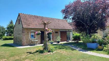 Gîte pour 4 personnes, avec jardin à Pullay