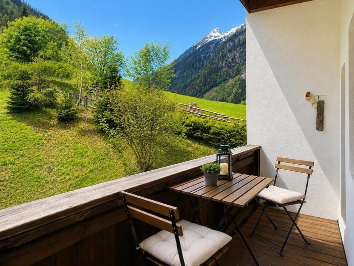 Vakantiewoning voor 5 personen, with Terras and Tuin as well as Sauna and Uitzicht in Kaunertal