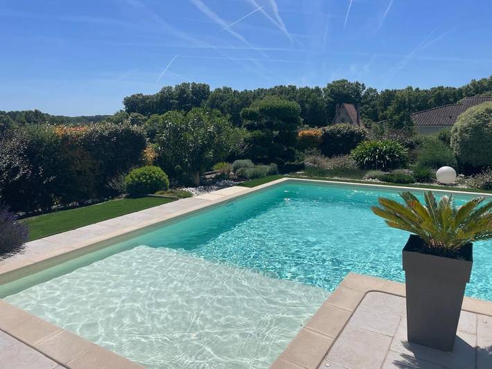 Location de vacances pour 2 personnes, avec jardin ainsi que terrasse et piscine à Jarnac - 4