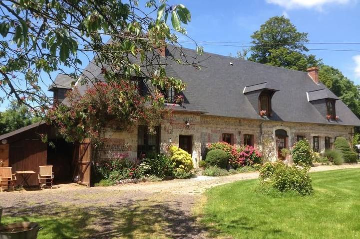 Location de vacances pour 3 personnes, avec Terrasse et Jardin à Manéglise