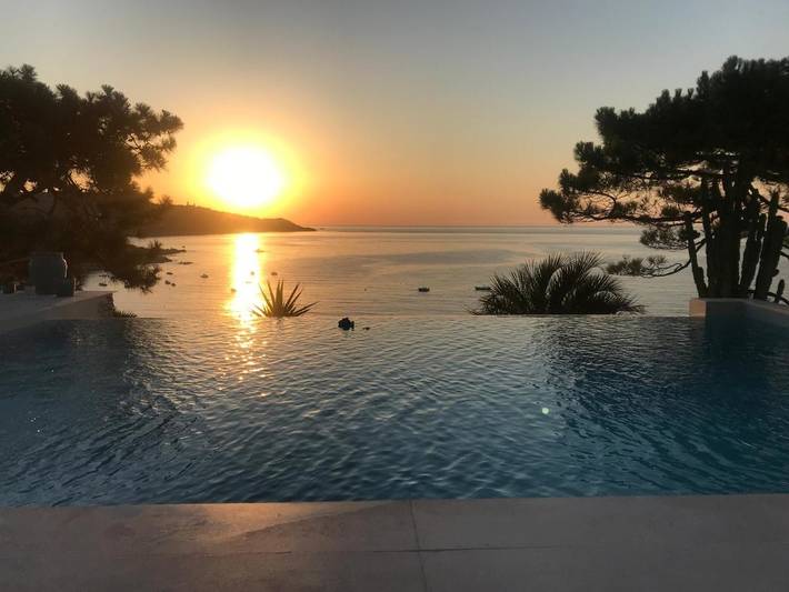 Apartamento para 2 personas, con Terraza y Jardín además de Piscina y Vistas en Ramatuelle