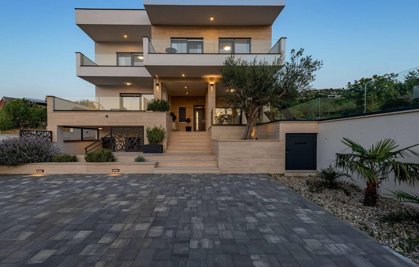 Reizendes Apartment mit 2 Schlafzimmern, Meerblick, Pool und Parkplatz in Strandnähe in Jasenice, Zadar