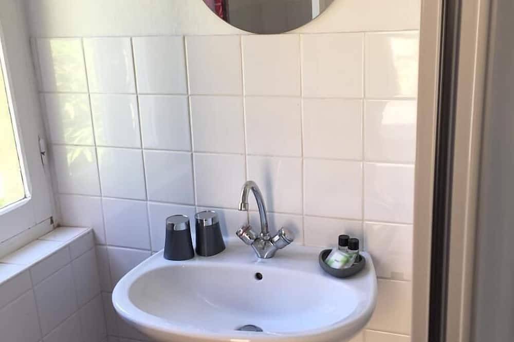 Apartamento entero, Estudio-Apartamento-Baño con ducha-Vista al campo in Beynac-et-Cazenac, Périgord Noir