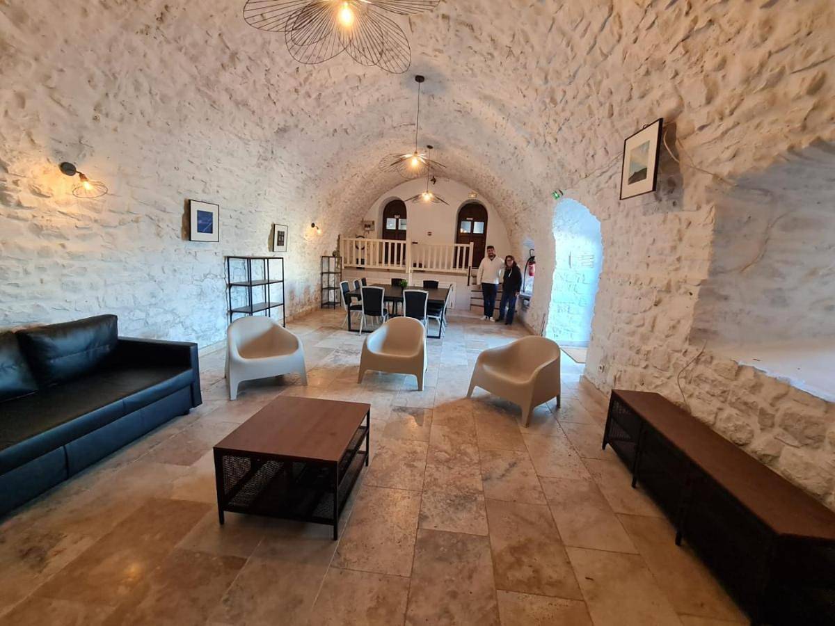 Château du Poët-Célard in Le Poët-Célard, Région de Die