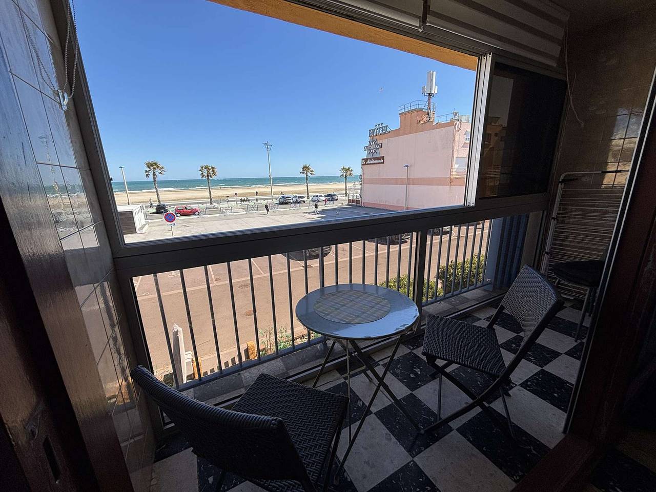 Ganze Wohnung, 3-Zi.-Whg. für 6 mit Parkplatz, 300m zu Geschäften in Port-la-Nouvelle, Narbonne und Umgebung