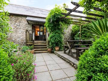 Log Cabin for 8 People in Loddiswell, Devon, Photo 2