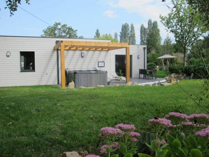 Gîte pour 4 personnes, avec Jacuzzi ainsi que Terrasse et Jardin