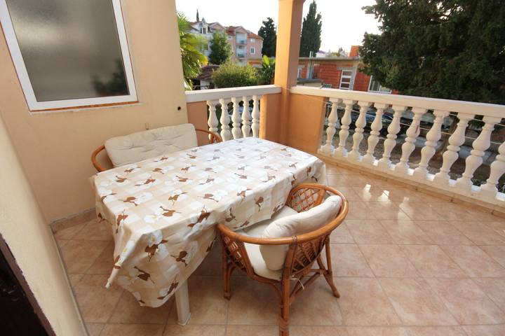 Ferienwohnung für 4 Personen, mit Balkon/Terrasse in Zadar