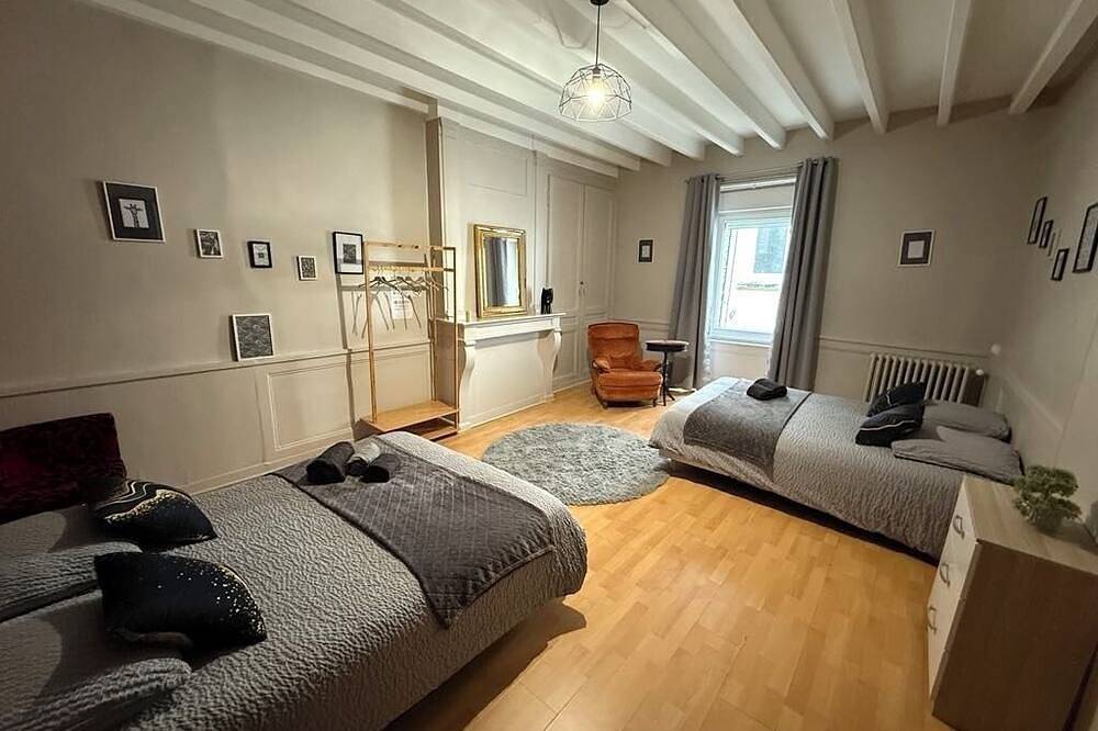 Charmante Maison de 160 m2, à Proximité de Tous les Commerces in Cherbourg-Octeville, Cherbourg-en-Cotentin