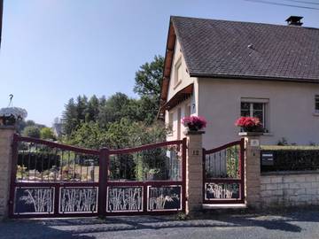 Chambre d’hôte pour 2 personnes, avec vue sur le lac et jardin dans l' Aveyron